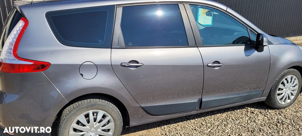 Renault Scenic 1.9 dCi FAP Privilege - 15