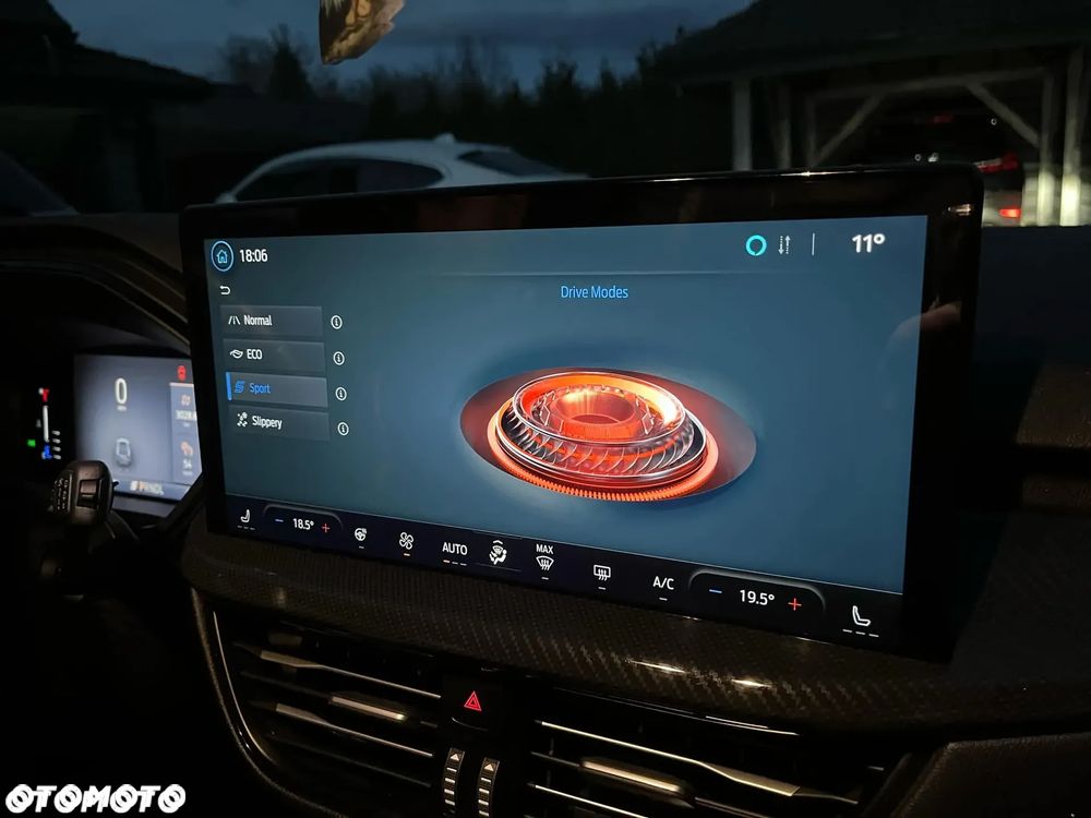 Ford Kuga 1.5 EcoBoost ST-LINE X - 23