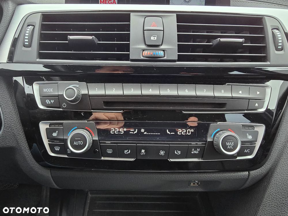 BMW Seria 3 318i Edition M Sport Shadow - 28