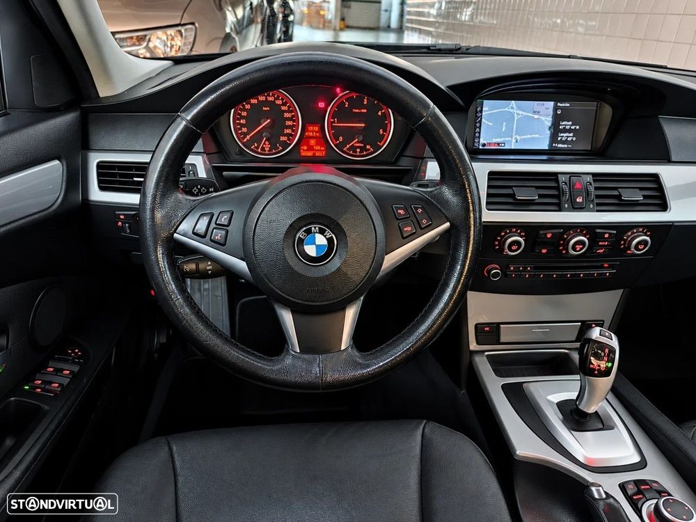 BMW 520 dA Executive - 13