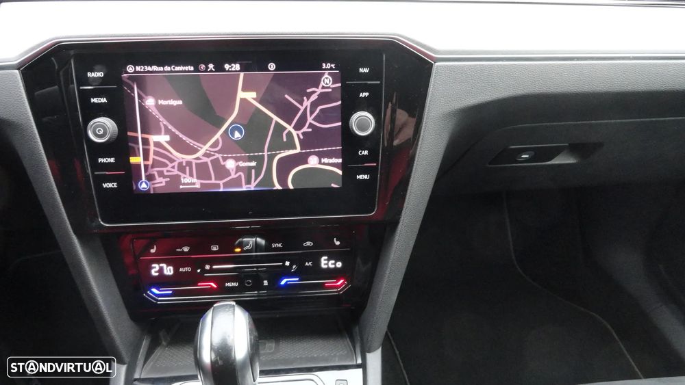 VW Passat Variant - 16