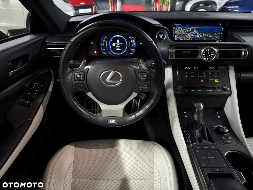 Lexus RC 300h F Sport - 20