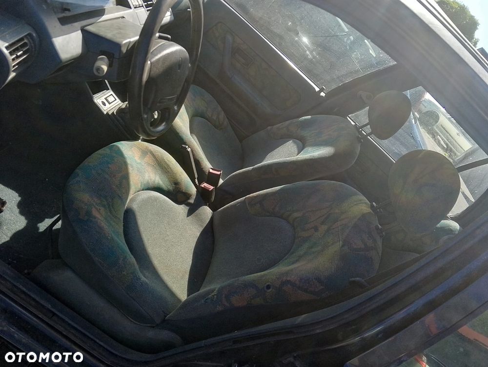 Renault Clio I (91-96r.) 1.2 B 54KM. Silnik  E7F - C174775 Skrzynia JB1046 (S646543) lakier NV676 – Pearlescent black BC.Cały na części.GWARANCJA !!! Przód Tył Zestaw Komplet Drzwi Klapa Zderzak Błotnik Maska Grill Atrapa Szyba Pas Lampa Lusterko Boczki Fotel Kanapa Kokpit Deska Rozdzielcza Przełącznik Włącznik Sterownik Przewody Wiązka Instalacja Moduł Komputer Czujnik Listwa Pompa Alternator Wtryski Głowica Rozrusznik Kompresor Sprzęgło Dwumas Silnik Skrzynia ABS Klimatyzacji Paliwa Wspomagania Kolektor Turbina Przepustnica Zawór Chłodnica Koło Hak Belka Sanki Zawieszenie Mcpherson Półoś Amortyzator Wydech Tłumik Zacisk Most - 6