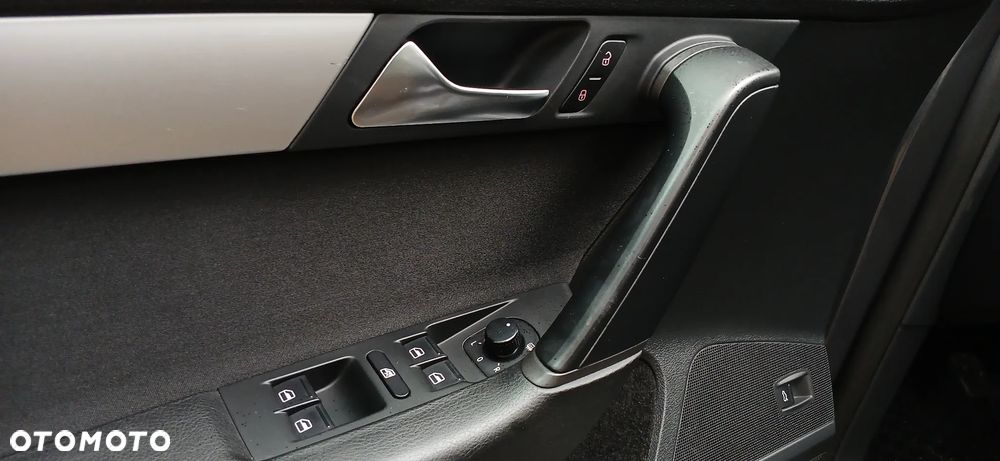 Volkswagen Passat Variant 1.6 TDI BlueMotion Technology Business Edition - 20