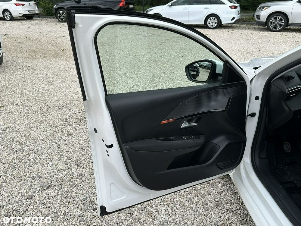 Peugeot 208 - 13