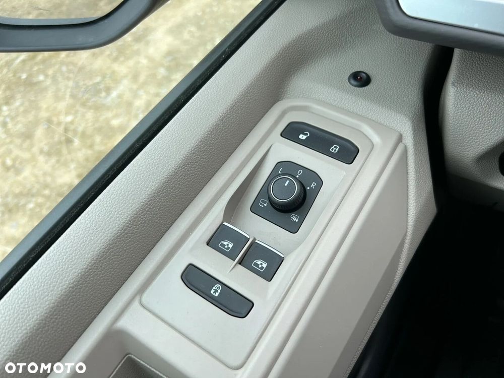 Volkswagen California - 34