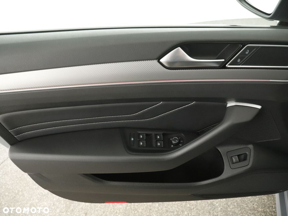 Volkswagen Passat 2.0 TSI 4Mot R-Line Edition DSG - 34