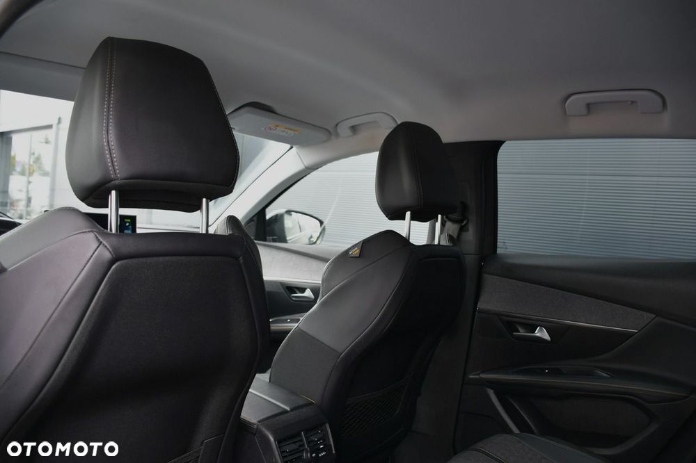 Peugeot 3008 1.6 PureTech Hybrid PHEV Road Trip S&S EAT8 - 24