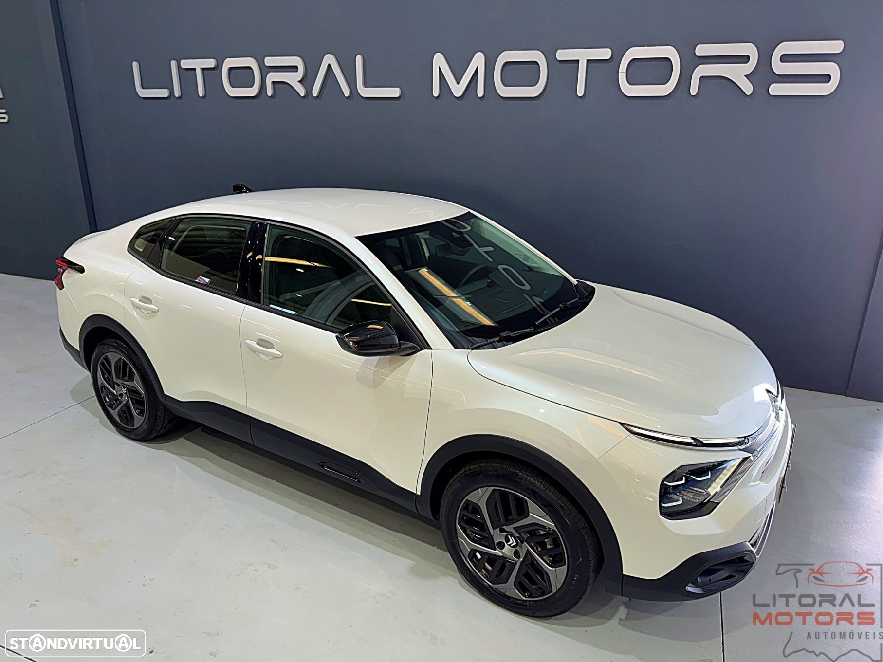 Citroën C4 X 1.2 PureTech Shine EAT8 - 2
