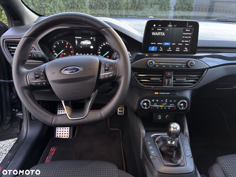 Ford Focus 1.0 EcoBoost ST-Line - 15