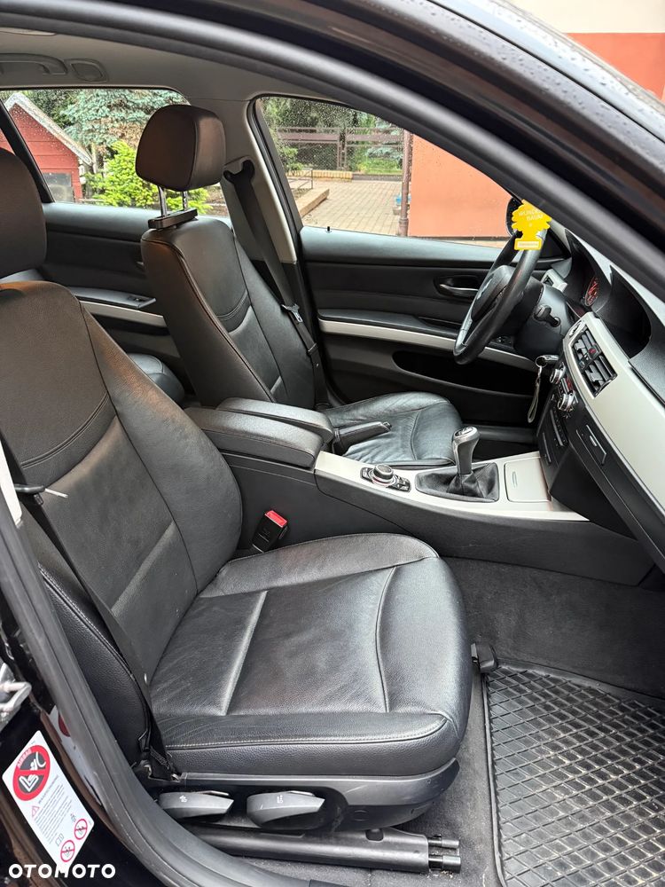 BMW Seria 3 320d DPF Efficient Dynamics Edition - 8