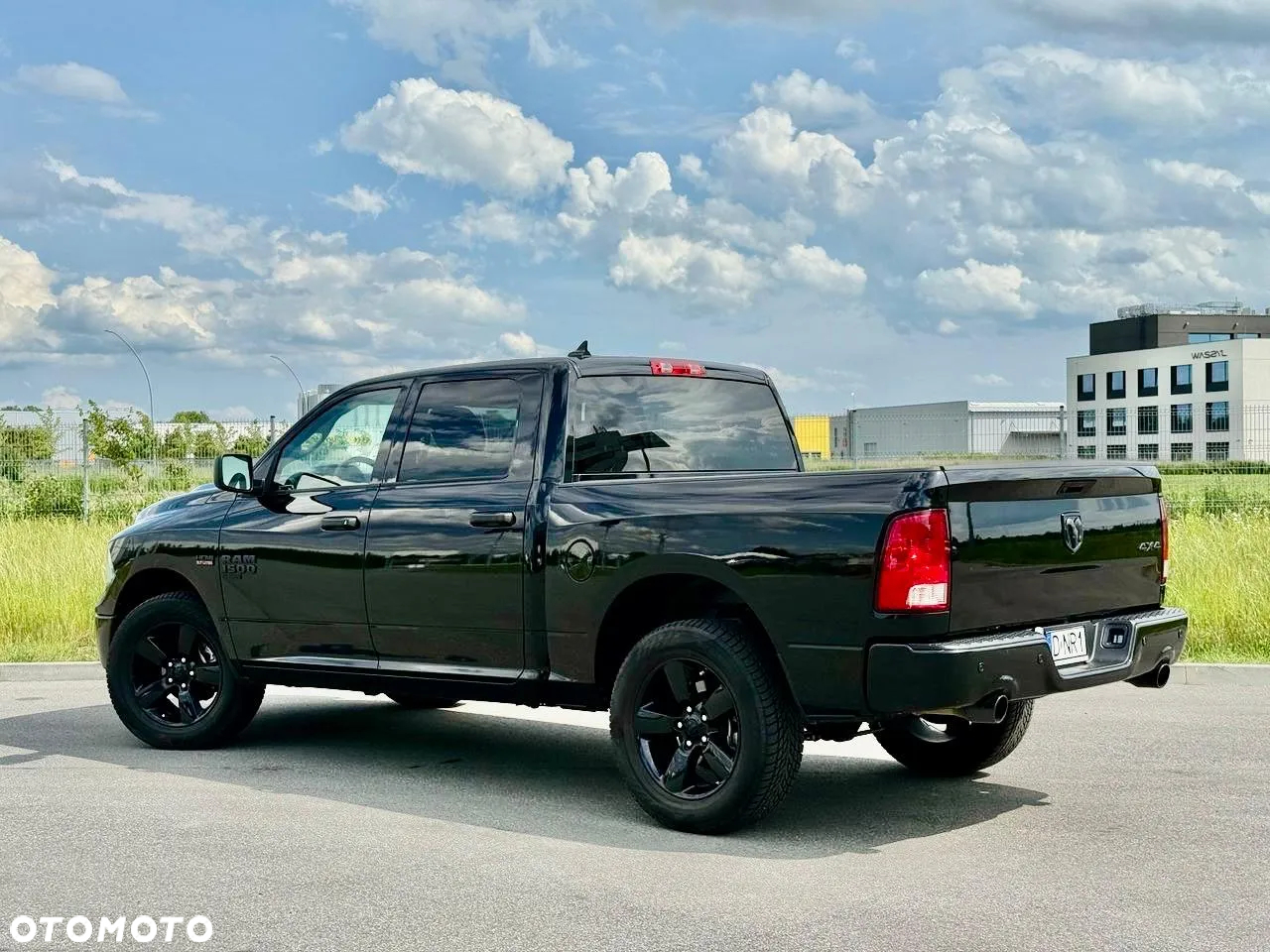RAM 1500 5.7 Crew Cab Bighorn - 12