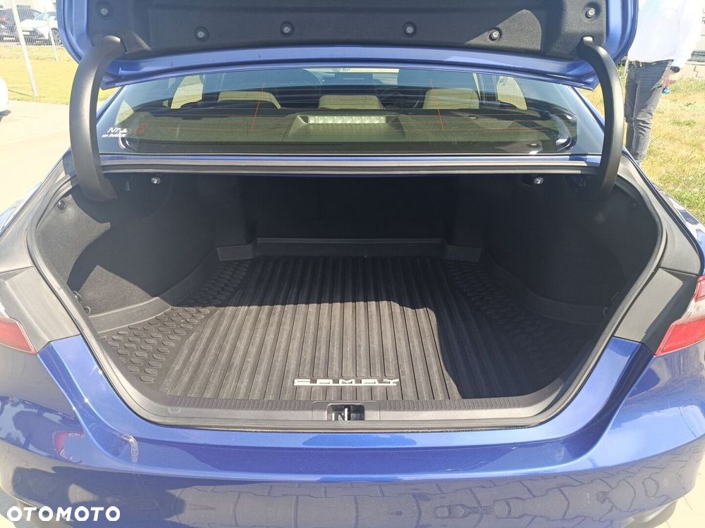 Toyota Camry 2.5 Hybrid Comfort CVT - 13