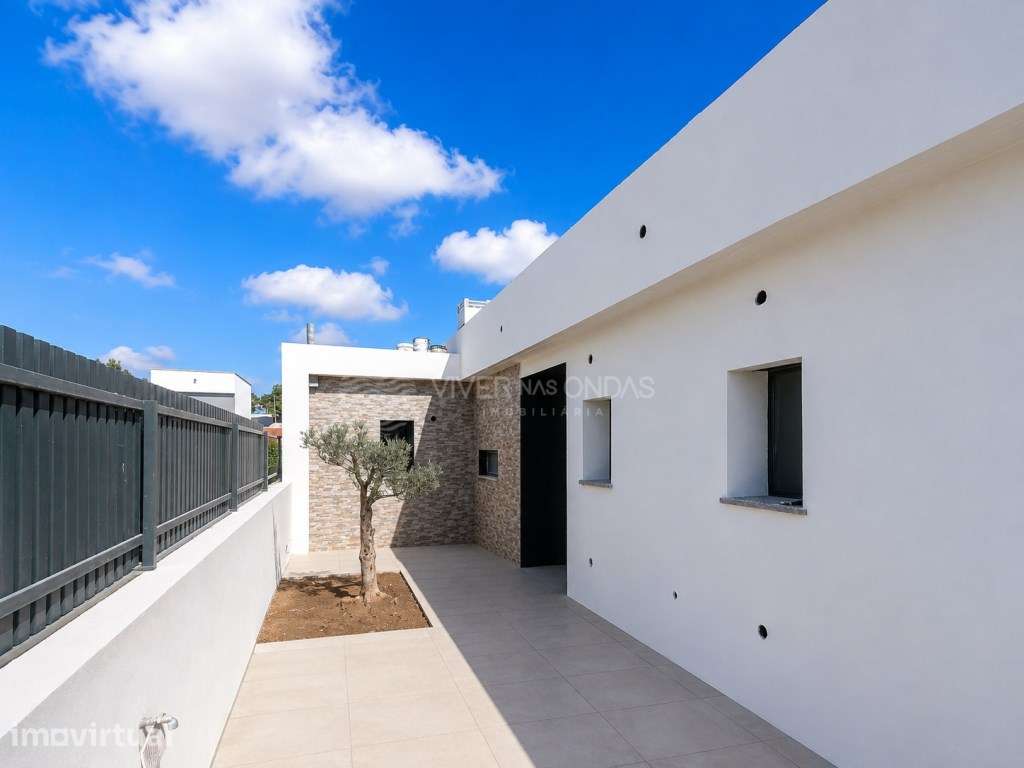 OFERTA DA ESCRITURA | Moradia T3+1 | Térrea | Piscina | Fernão Ferro - Grande imagem: 3/27
