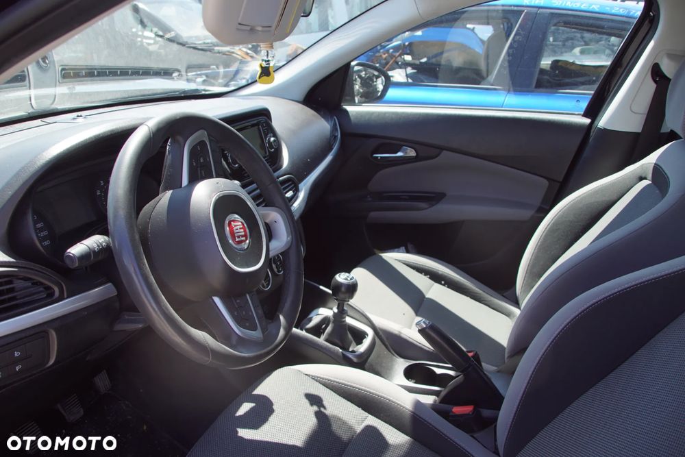 Auto na części - Fiat Tipo II 1.4 T-Jet 120 KM 940B7000 C635 718/A 2018R Silnik Skrzynia Drzwi Błotnik Lampa Lusterko Klamka Szyba Deska Kokpit Sterownik Moduł Czujnik Licznik Wyświetlacz Panel Kierownica - 10