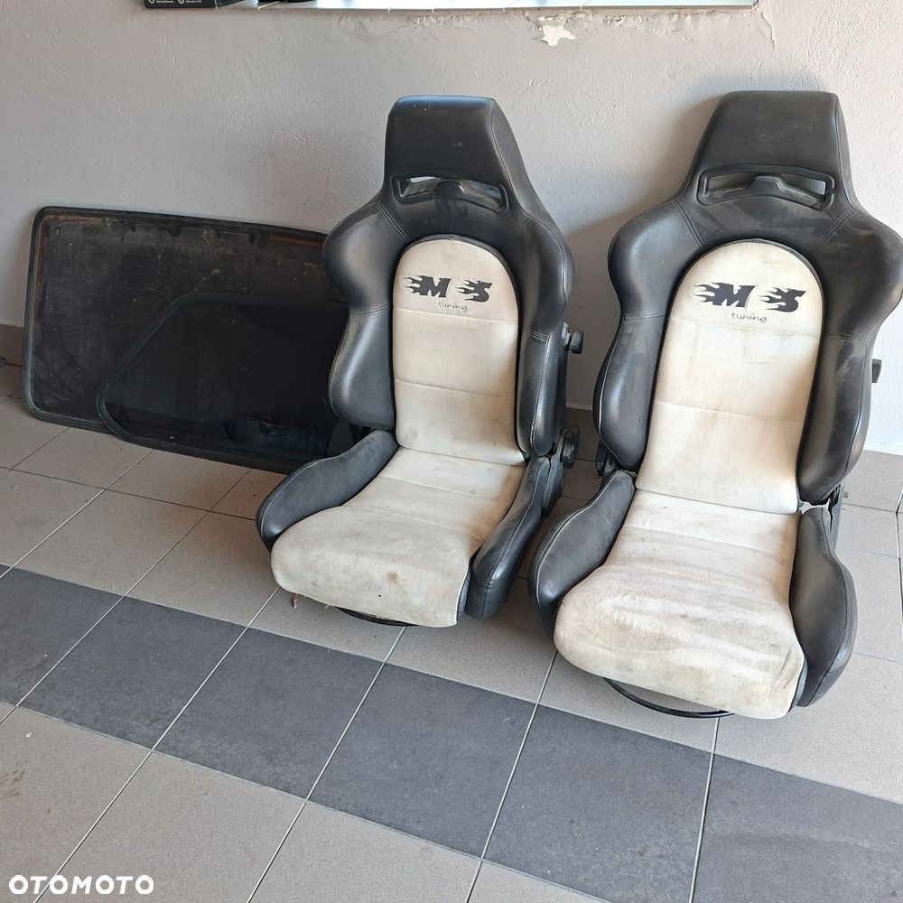 Volkswagen Golf - 24