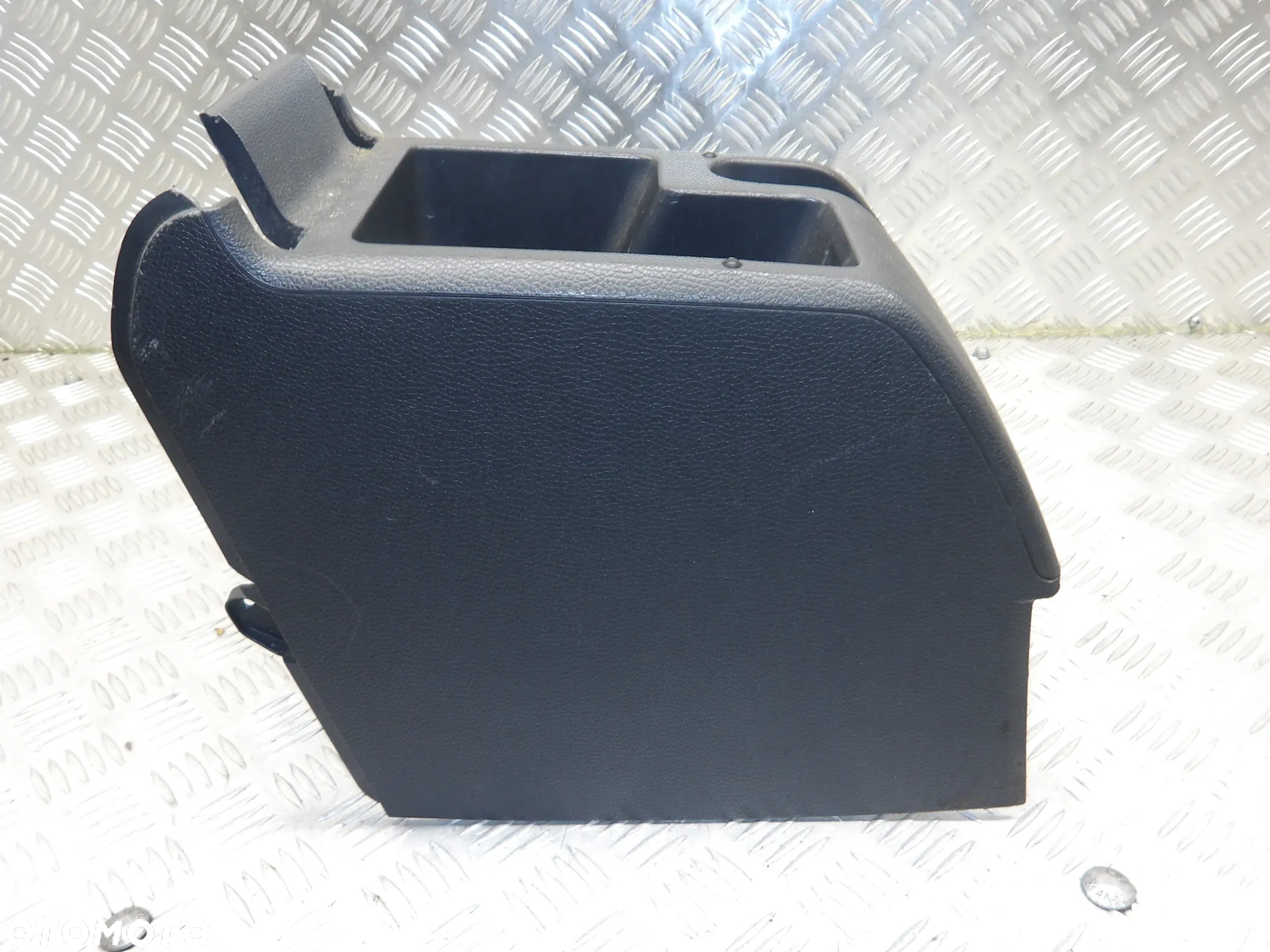 VW JETTA V 05-10 TUNEL ŚRODKOWY 1K0863319 - 2