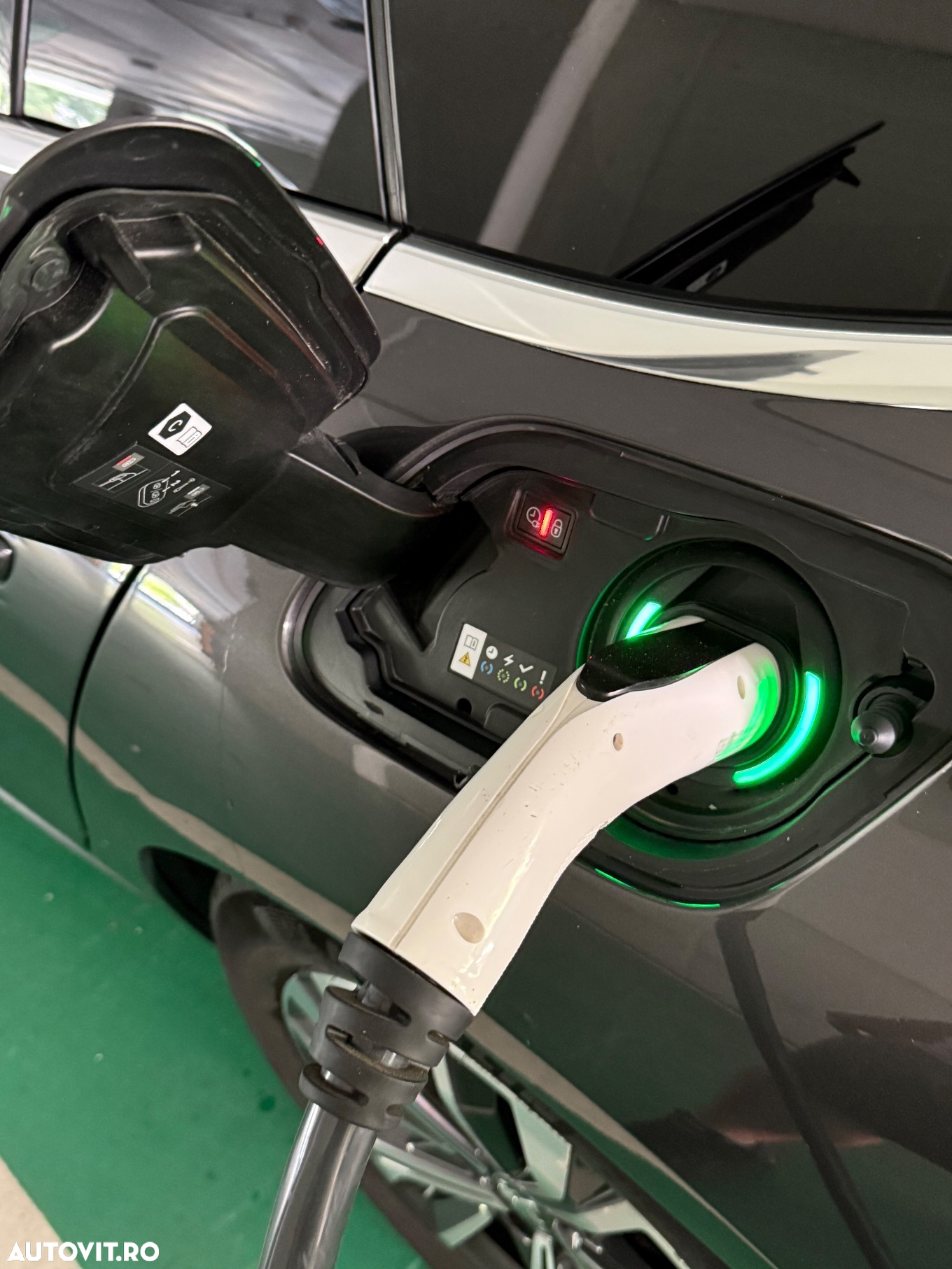 Peugeot 508 SW Plug-In Hybrid 225 e-EAT8 Allure Pack - 28
