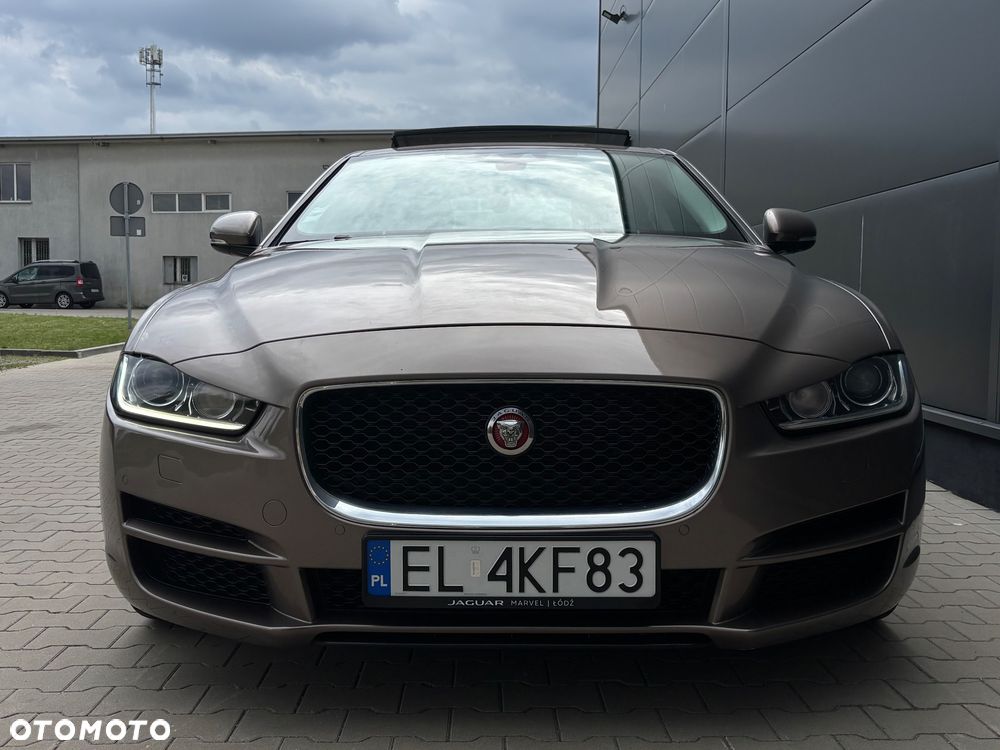 Jaguar XE 2.0 D Prestige - 2