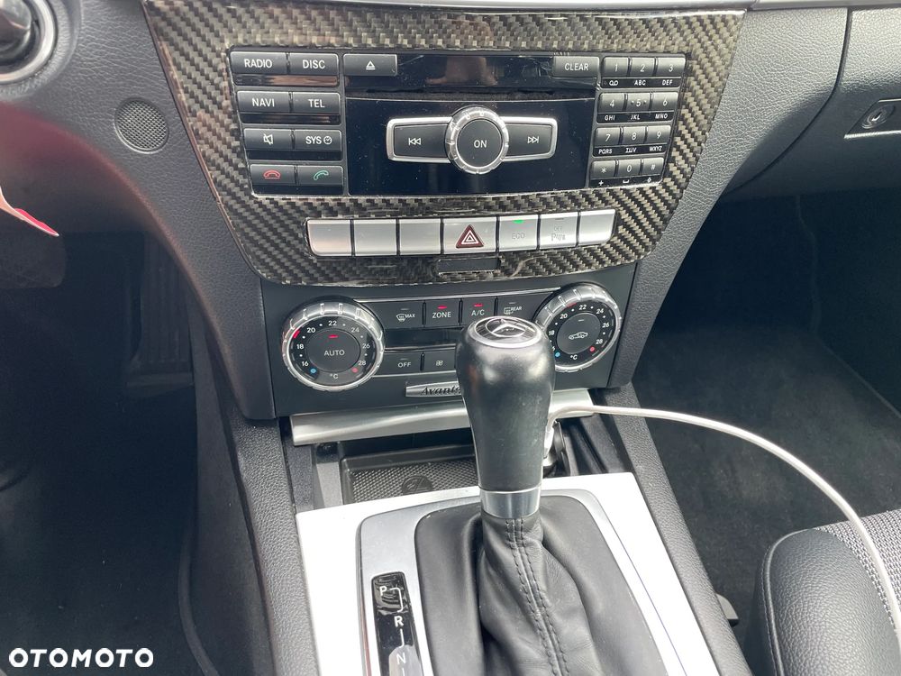 Mercedes-Benz Klasa C 180 BlueEFFICIENCY 7G-TRONIC Avantgarde - 16