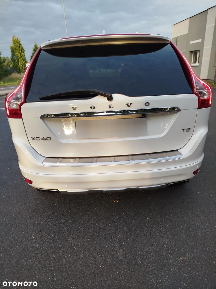 Volvo XC 60 T5 Ocean Race - 12