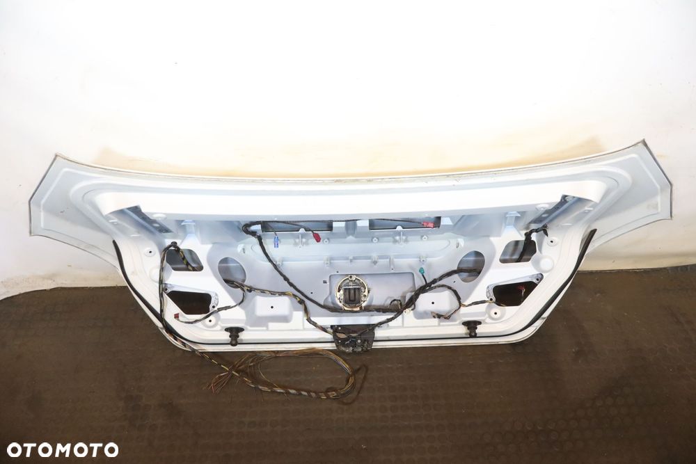 KLAPA TYLNA 6 640D F06 3.0D GRAN COUPE SEDAN A300 - 2