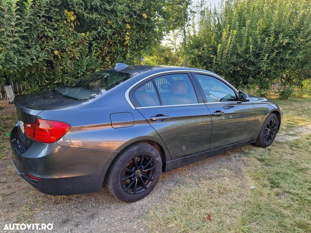 BMW Seria 3 318d Touring Luxury Line - 2