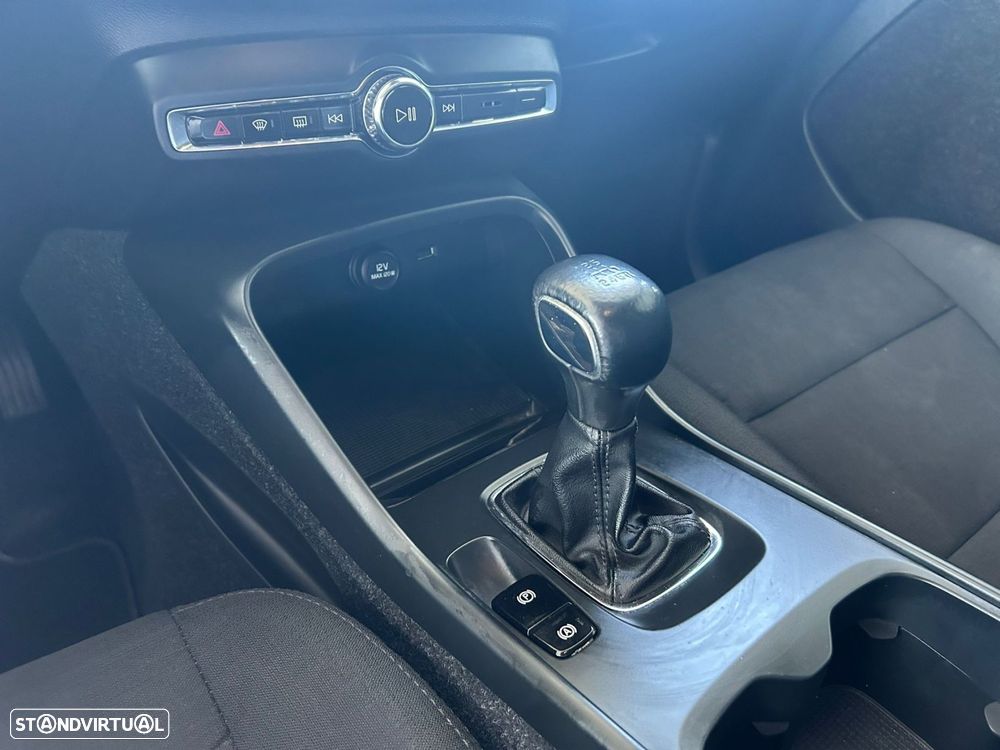 Volvo XC 40 1.5 T3 - 7