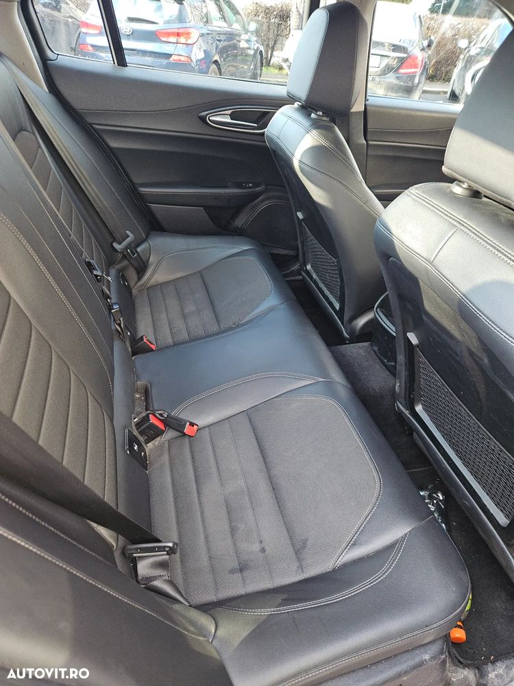 Alfa Romeo Giulia 2.2 JTDM Aut. - 5