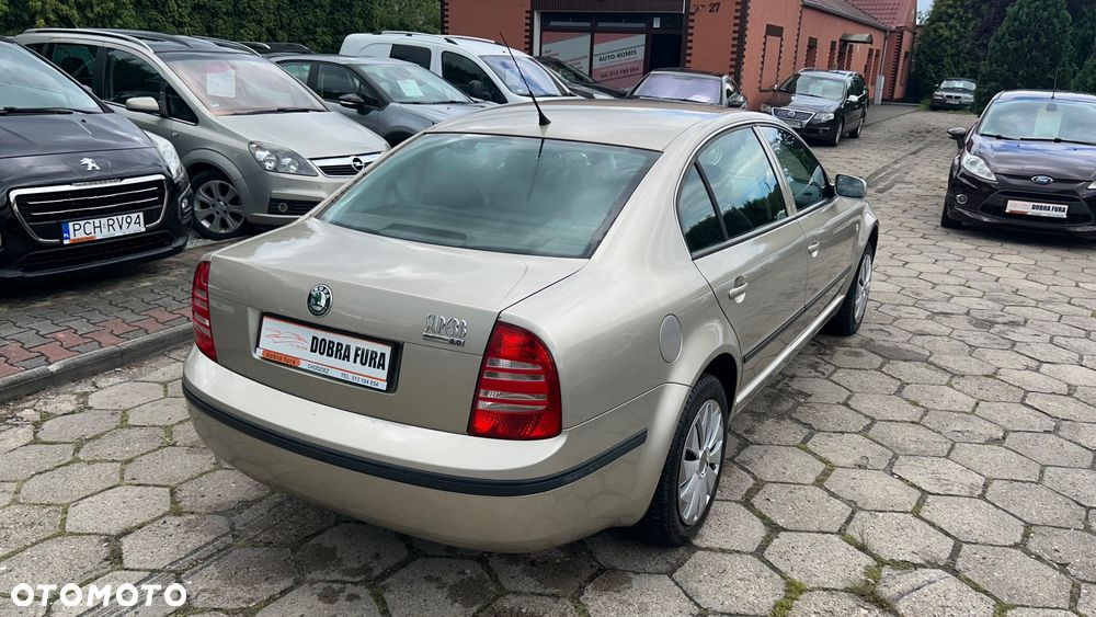 Skoda Superb 2.0 Comfort - 8