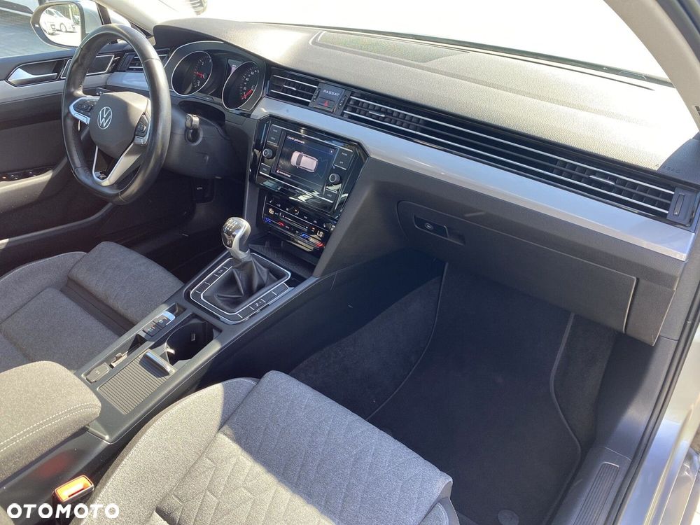 Volkswagen Passat - 18