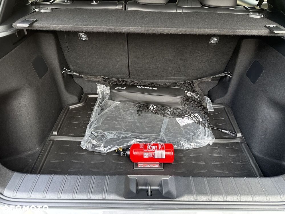 Lexus LBX 1.5 Hybrid Cool - 11
