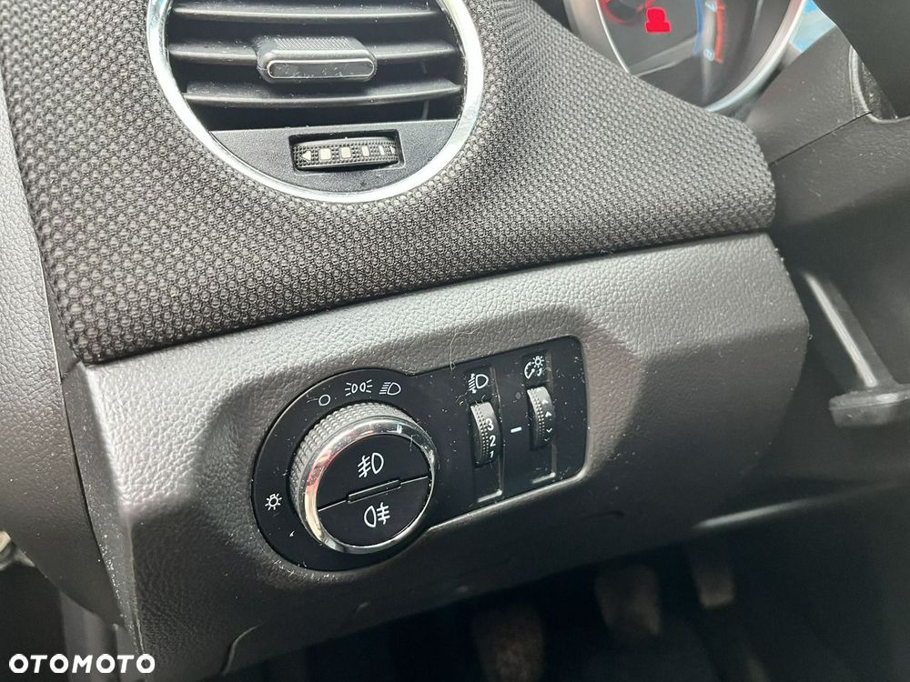 Chevrolet Cruze - 28