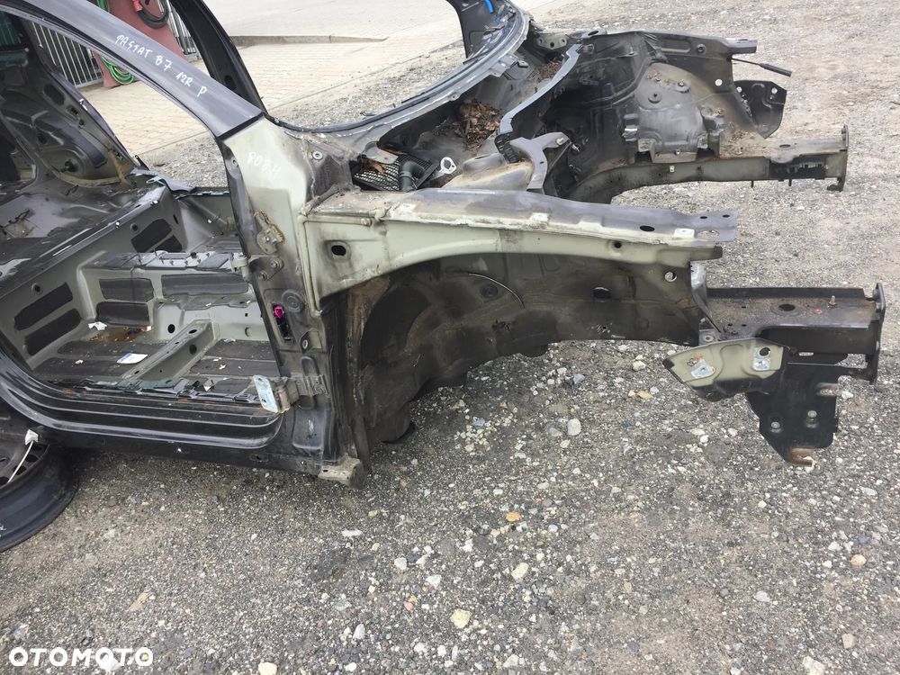 VW PASSAT B7 KOMBI 12R ĆWIARTKA PRAWA PRZÓD - 1