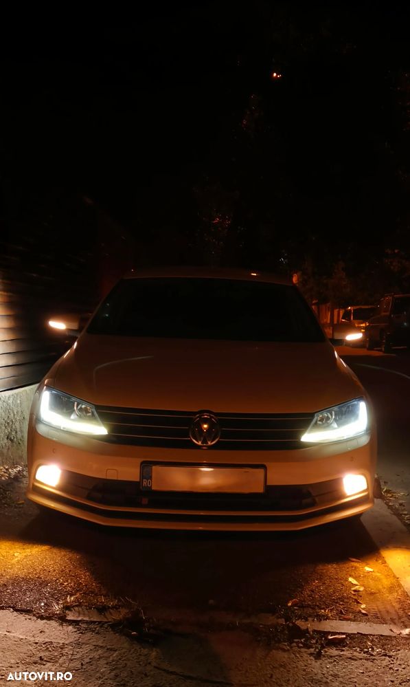 Volkswagen Jetta - 11