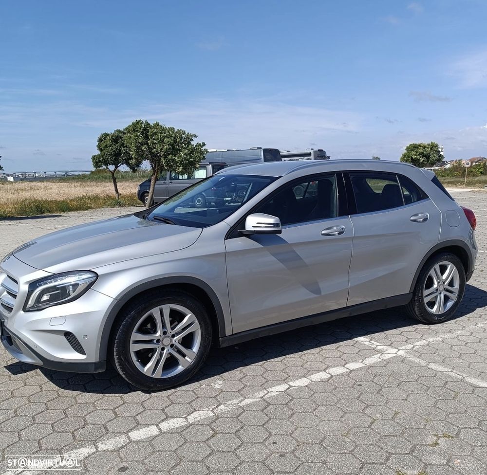 Mercedes-Benz GLA 180 d Aut. - 2