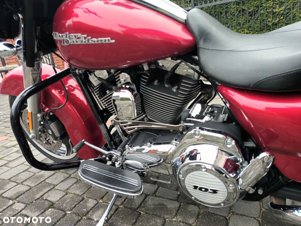 Harley-Davidson Touring Street Glide - 8