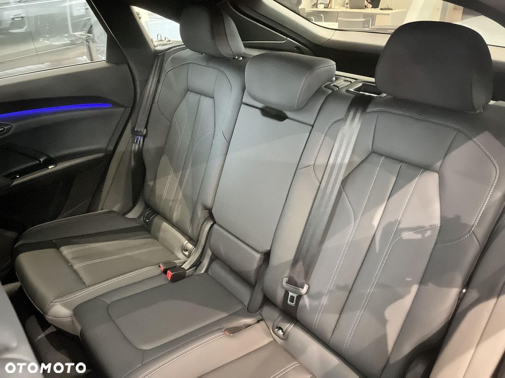 Audi Q5 Sportback - 11