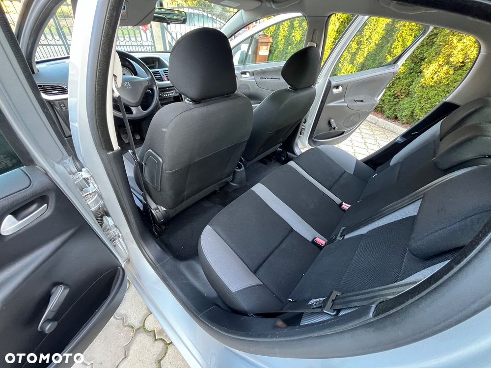 Peugeot 207 - 23
