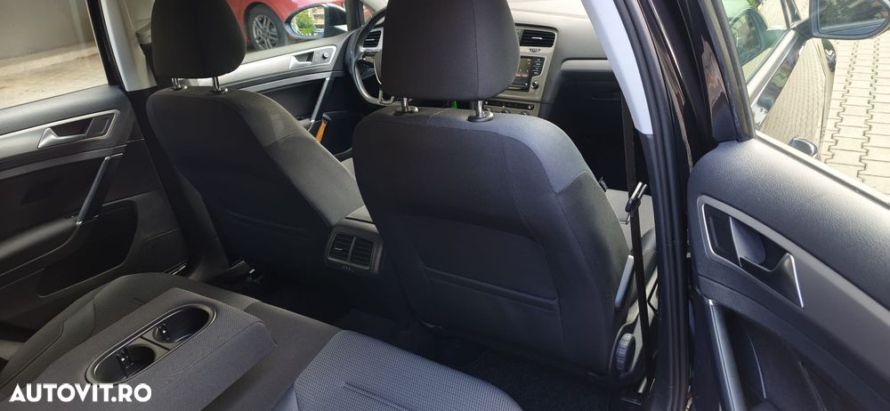 Volkswagen Golf - 9