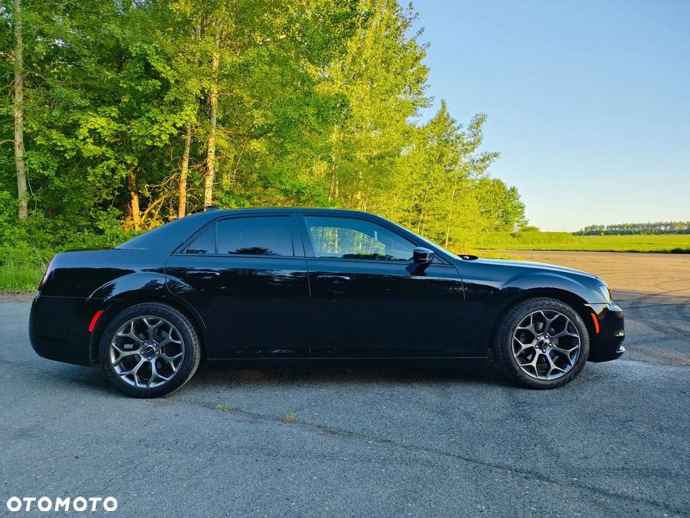 Chrysler 300s - 13