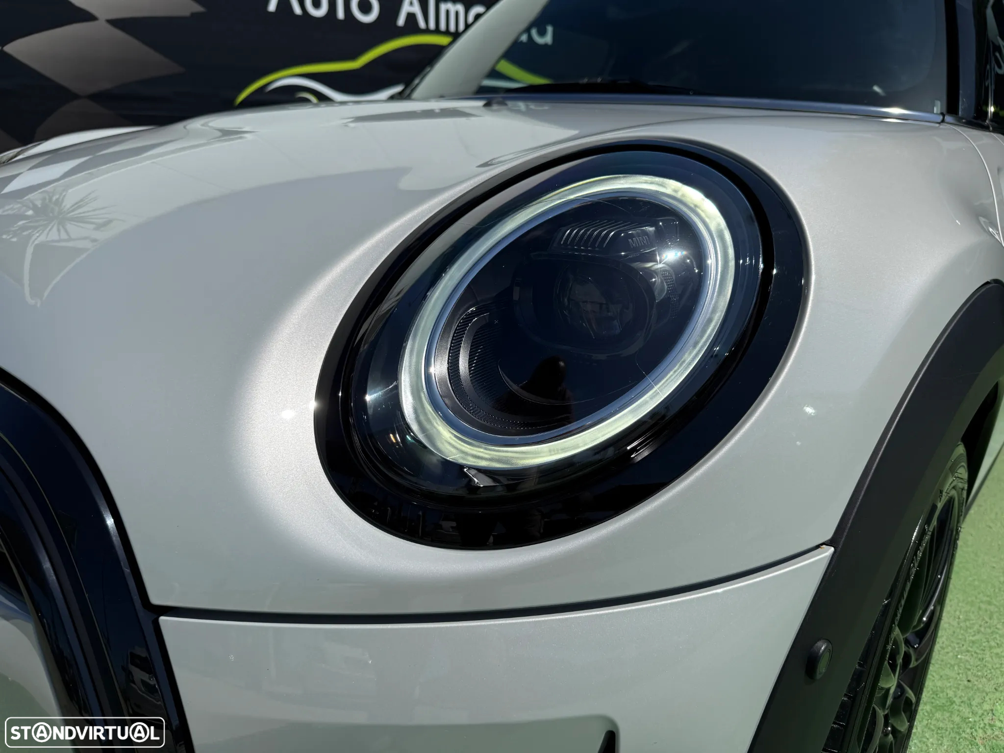 MINI 5 Portas Cooper Auto - 19