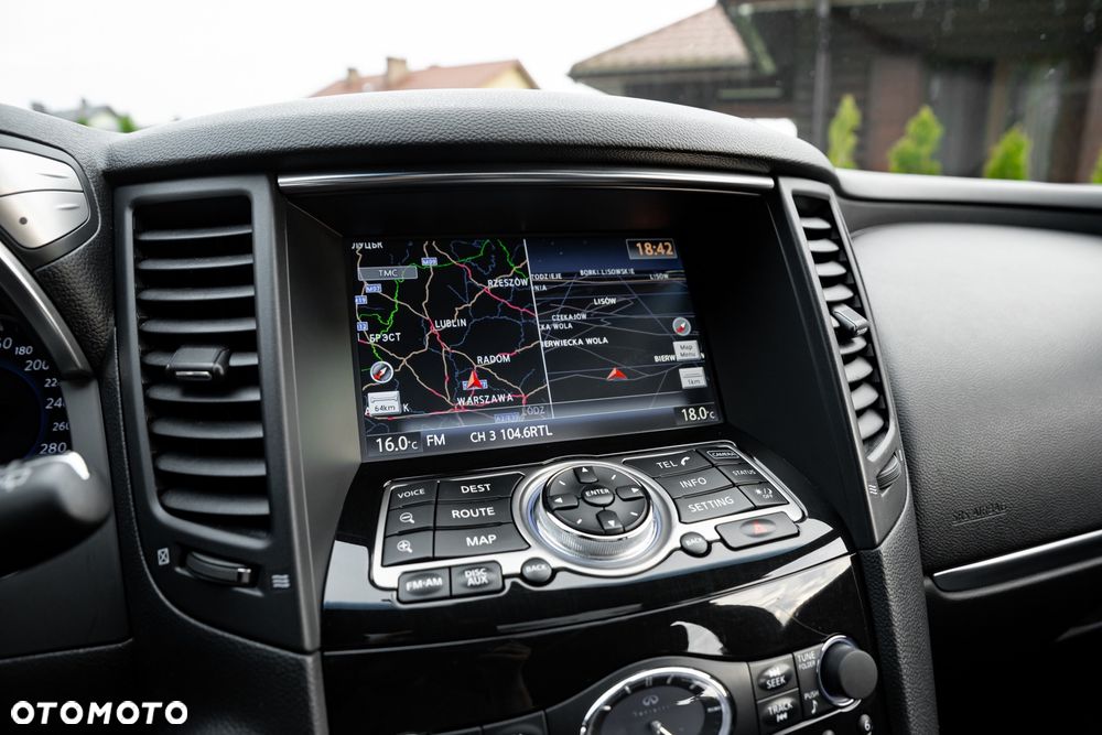 Infiniti QX70 3.7 AWD S - 30