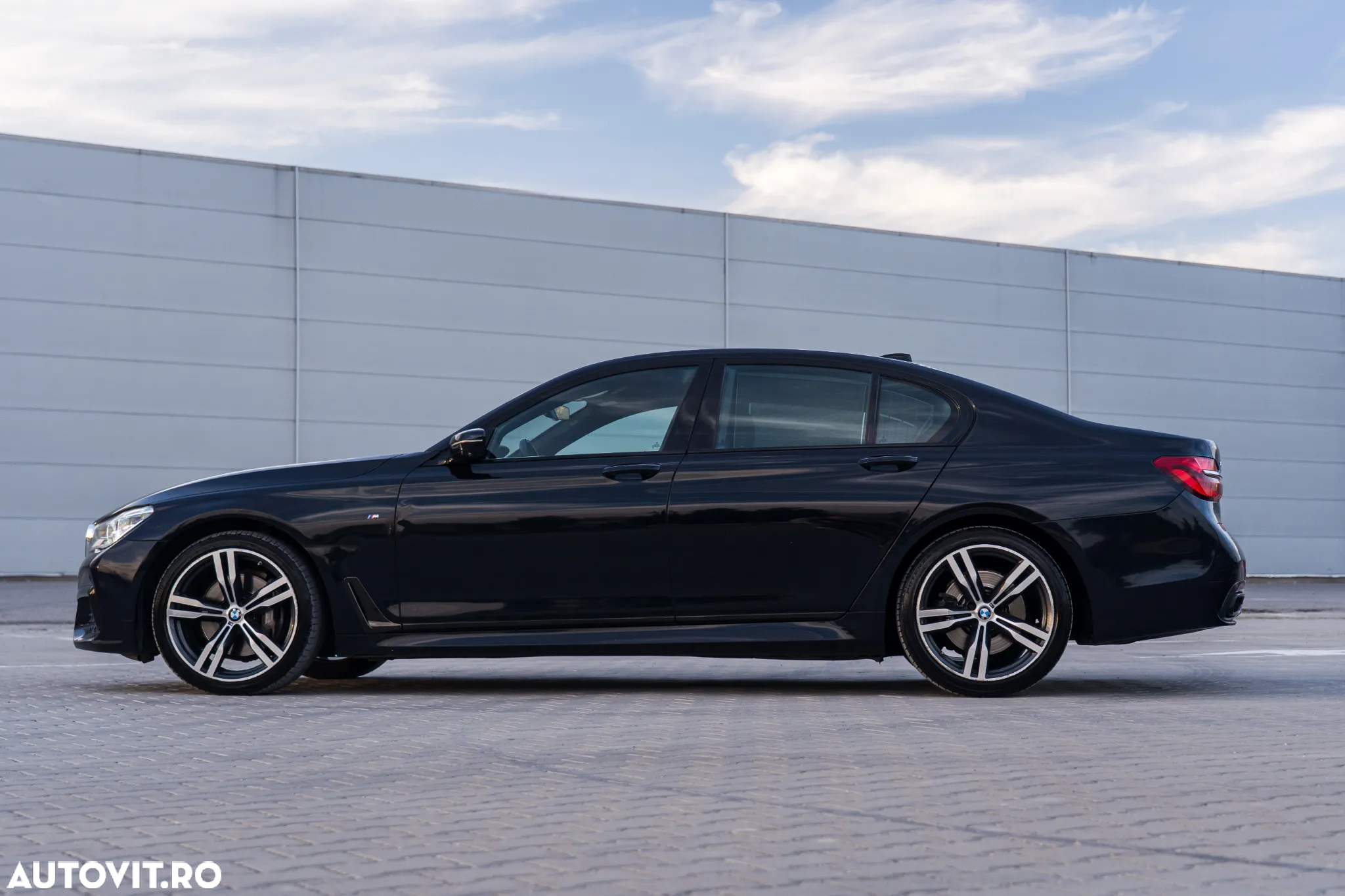 BMW Seria 7 740d xDrive - 14