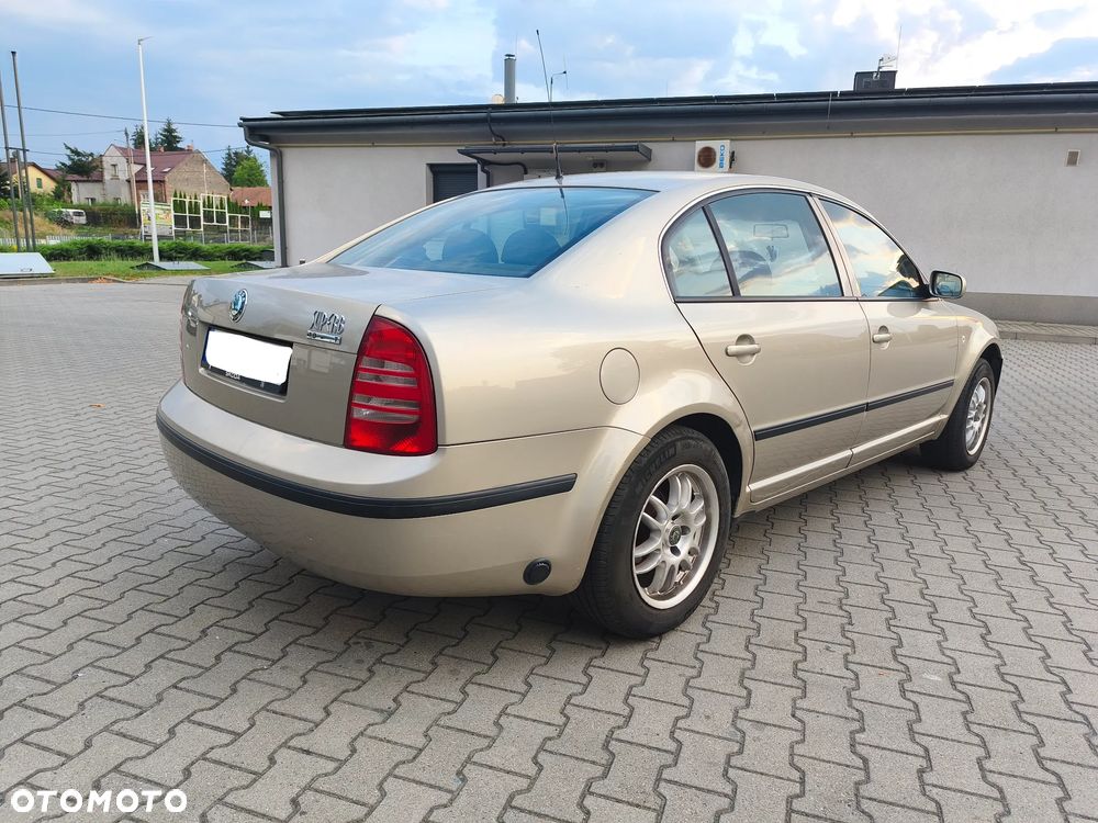 Skoda Superb 1.8T Comfort - 3