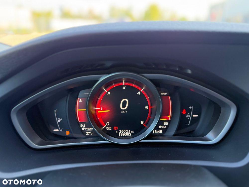 Volvo V40 D2 Drive-E SCR Momentum - 26