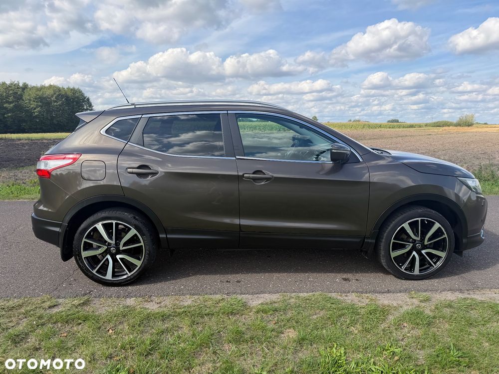 Nissan Qashqai 1.6 DCi Xtronic TEKNA - 9