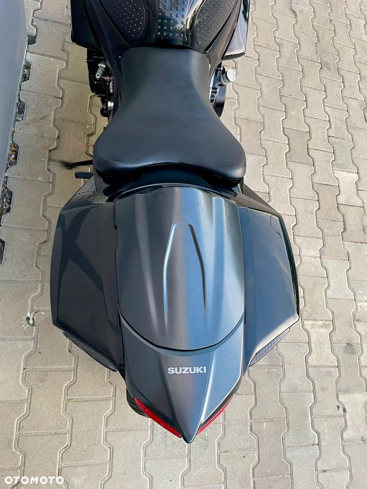 Suzuki GSX-R - 15