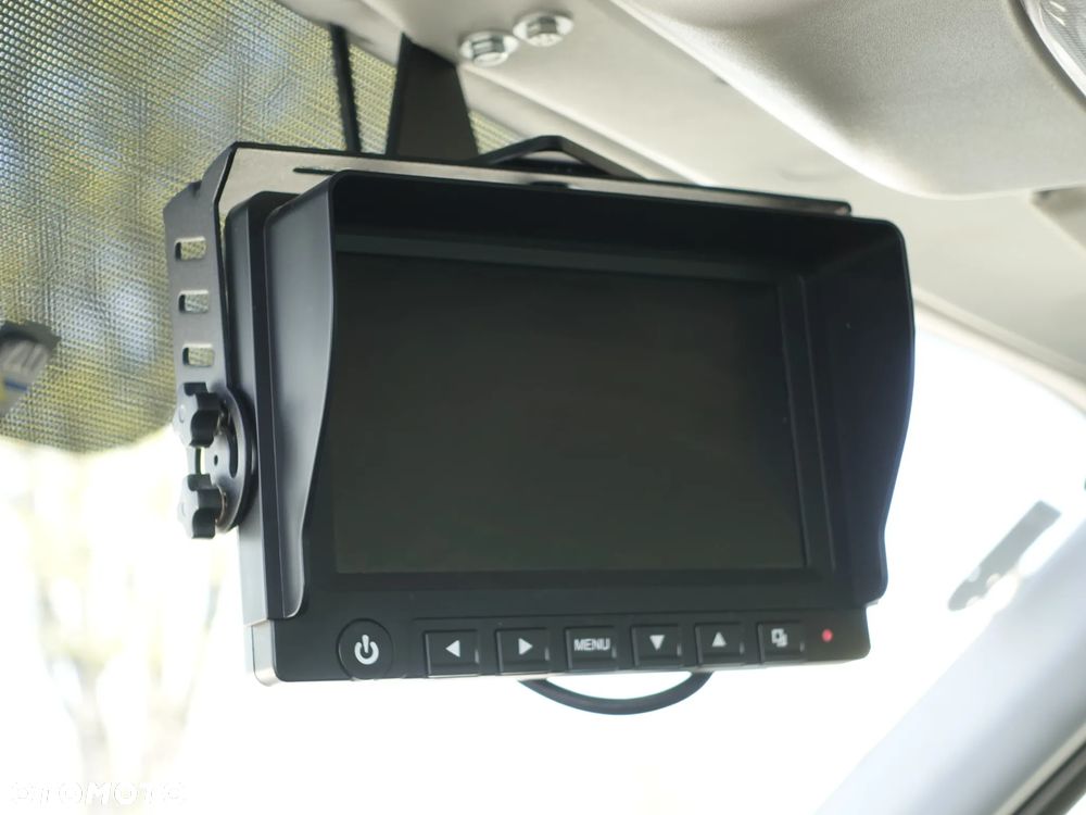Ford Transit - Kontener z windą - 26