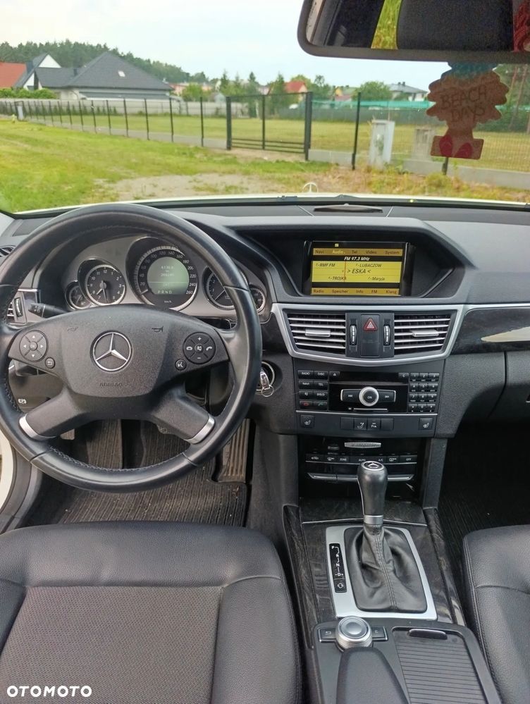 Mercedes-Benz Klasa E 250 CGI BlueEFFICIENCY Automatik Avantgarde - 12